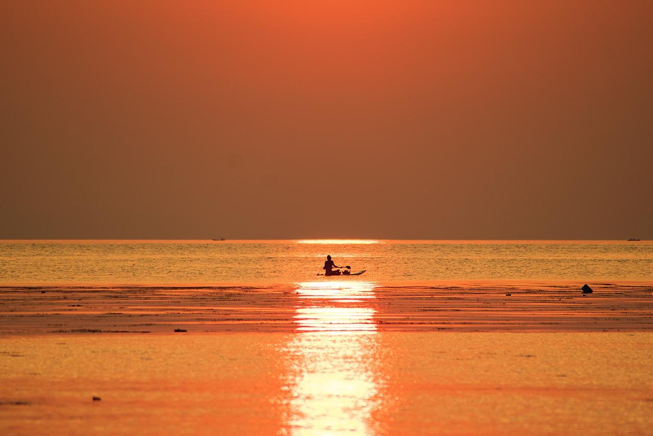 Sunsea Resort Baan Khai Bagian luar foto